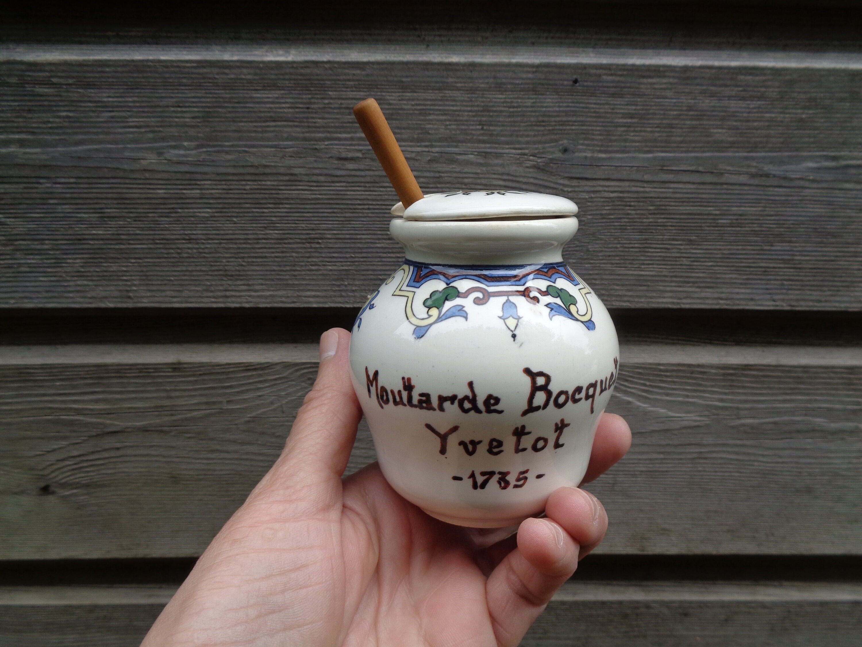 Bocquet Yvetot mustard pot, in Digoin Sarreguemines earthenware, with its lid and spoon, vintage French