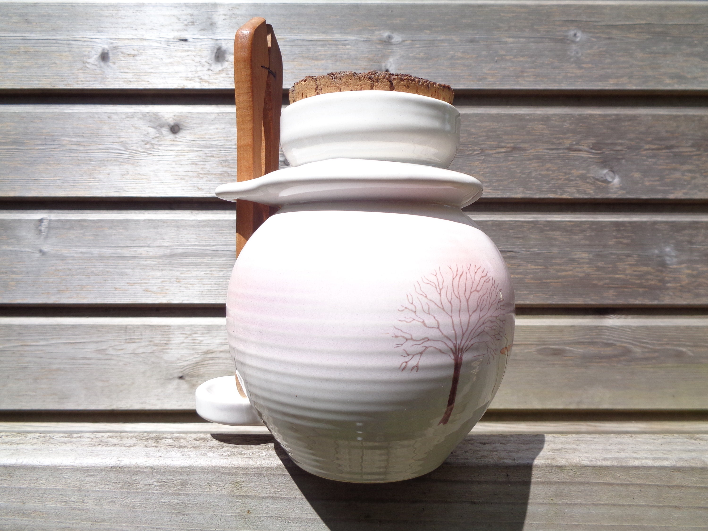Pot à cornichons avec sa pince en bois, nouveau rustique français