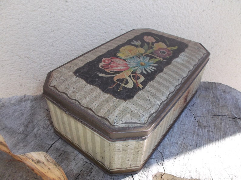 Ancien coffre en teck birman patine bleue dorigine Vintage Fer - Vendu