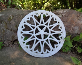 round trivet in light gray / very pale blue enamelled cast iron, shabby chic table decor, French vintage