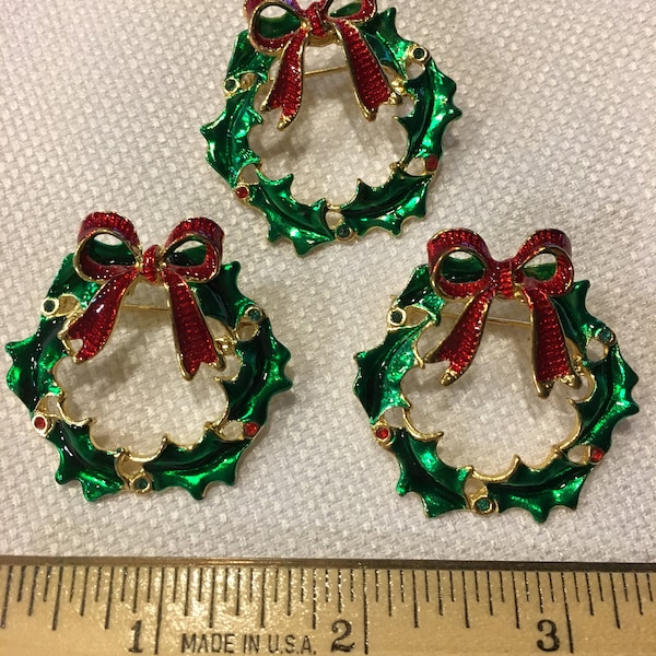 3 Vintage Christmas Red Box Green Wreath Pin Brooch With 5 Rhinestones Lot of Three Great For Secret Santa Gift Free Shipping