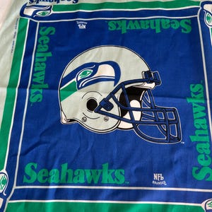 Vintage Seattle Seahawks Bandana Mouchoir de football NFL Nouveau ballon de football de marque NFL fabriqué aux États-Unis Neuf vieux stock jamais utilisé Bleu gris vert