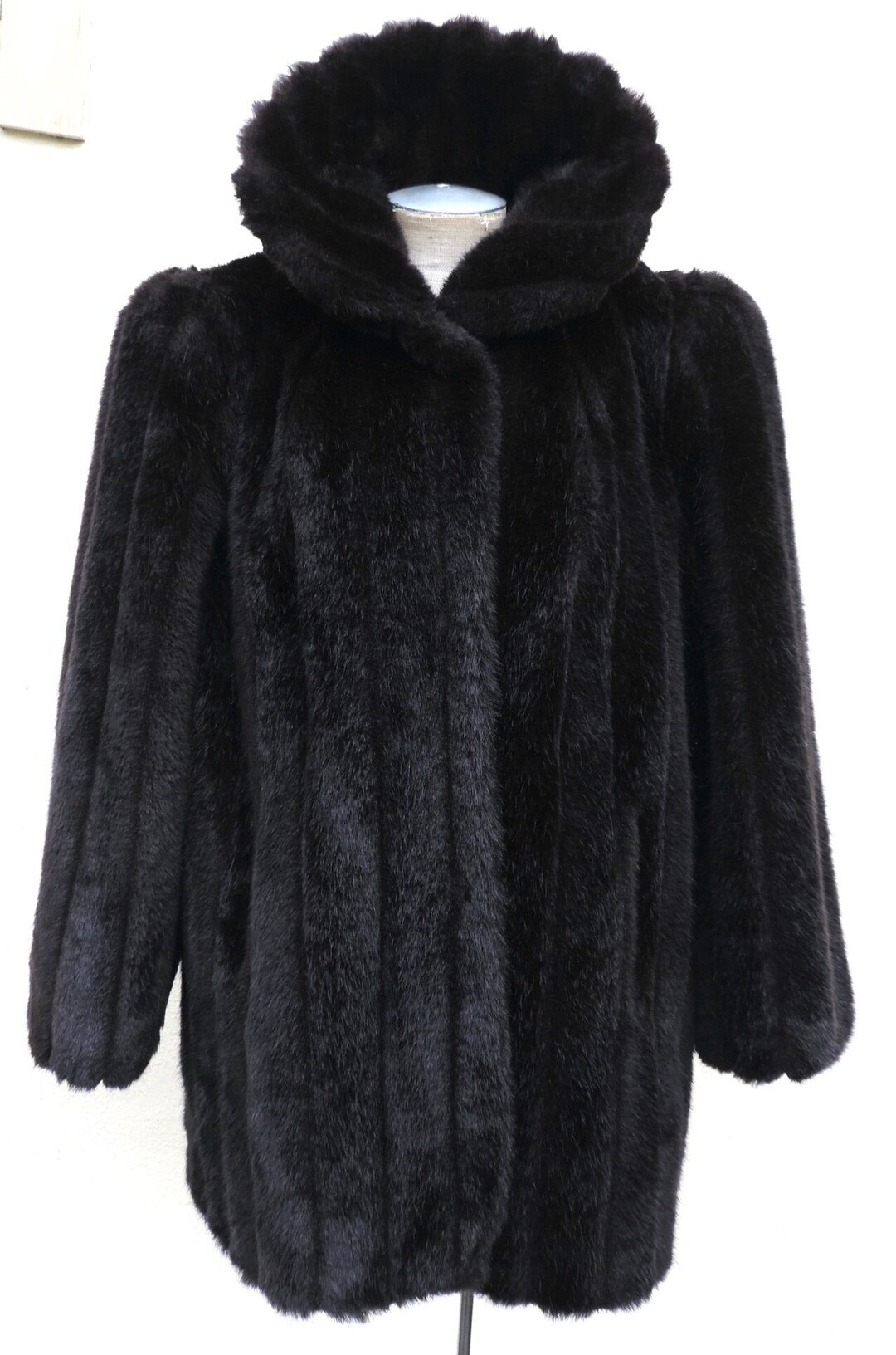 90s Faux Fur Jordache Coat (M)