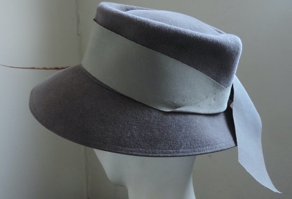 Vintage 1930s Wool Felt Taupe Picture Hat Feather… - image 8