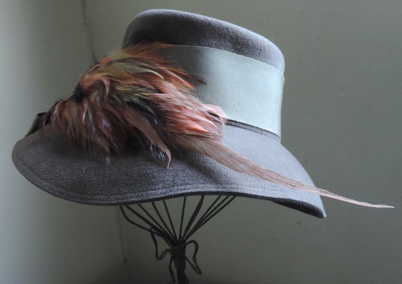 Vintage 1930s Wool Felt Taupe Picture Hat Feather… - image 5