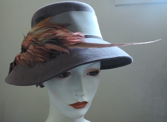 Vintage 1930s Wool Felt Taupe Picture Hat Feather… - image 3