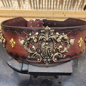 Dog Collar, Leather Dog collar, Antique Brass Victorian Scrolling Deer Crest, Vintage, Large Dog Collar, Great Dane, Cane Corso
