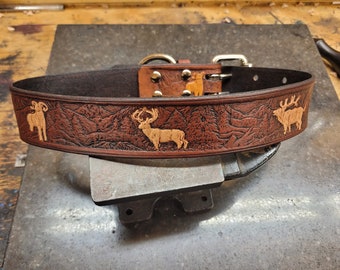 Dog Collar, Leather dog collar, Wildlife pattern, Deer, 1.5''inch wide, Mahogany, Handmade, Medium dog collar, Large Dog Collar