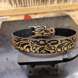 Dog Collar, Leather dog collar, Western Floral, 1''inch wide, Black and Gold, Embossed, small dog collar