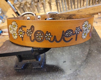 Dog Collar, Leather Dog Collar, Butterflies, White Daisy flowers Dog Collar, Dogs Name Personalizes, Medium Dog Collar, Daisy Dog Collar, 2"