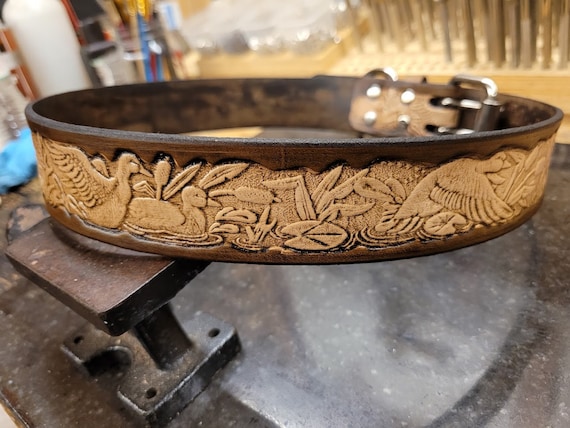 Dog Collar, Leather dog collar, Wild Duck pattern Dog Collar 1.5''inch wide, Handmade, Medium dog collar, Large Dog Collar, Dark Brown