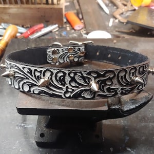 Dog Collar, Leather Dog Collar, Western Floral, 1&#39;&#39;inch wide, Black and Silver, Embossed, Spikes, small dog collar