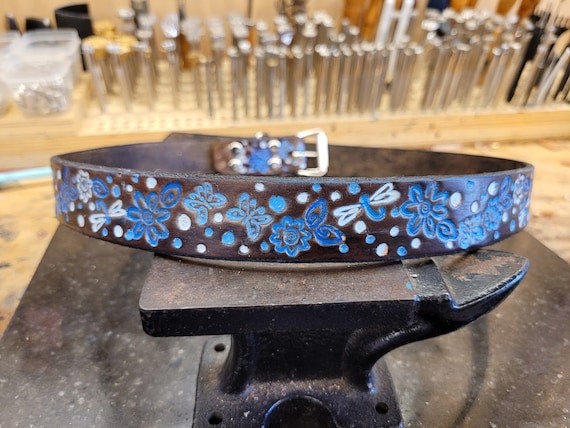 Dog Collar, Leather dog collar, Flowers, Dragonflies, Butterflies, 1'' inch wide, Small Dog collar, Handmade.