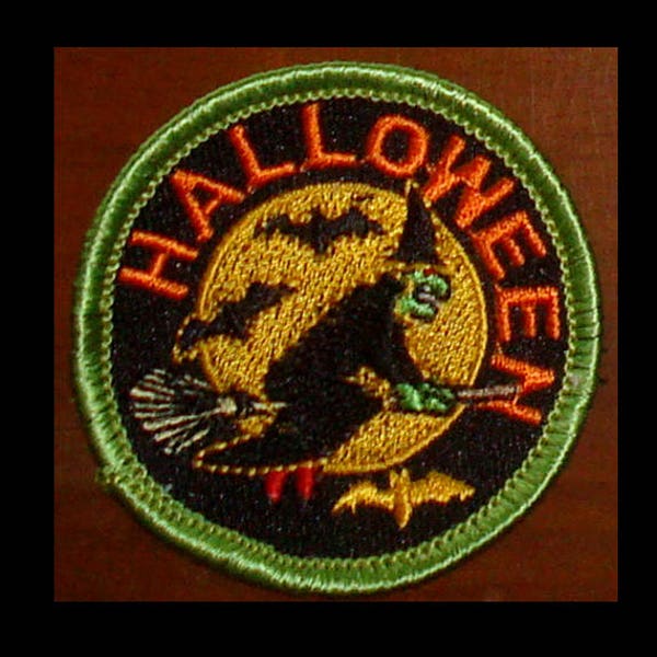 PATCH - Halloween WITCH - Vintage Embroidered,  Iron-on