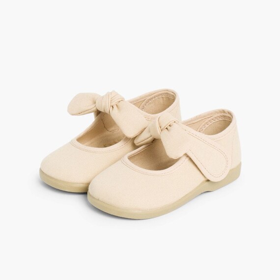Tan Mary Janes shoes easy side 