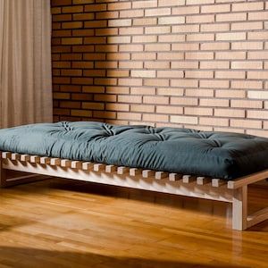 Cama de dia OSKAR em madeira maciça de freixo.