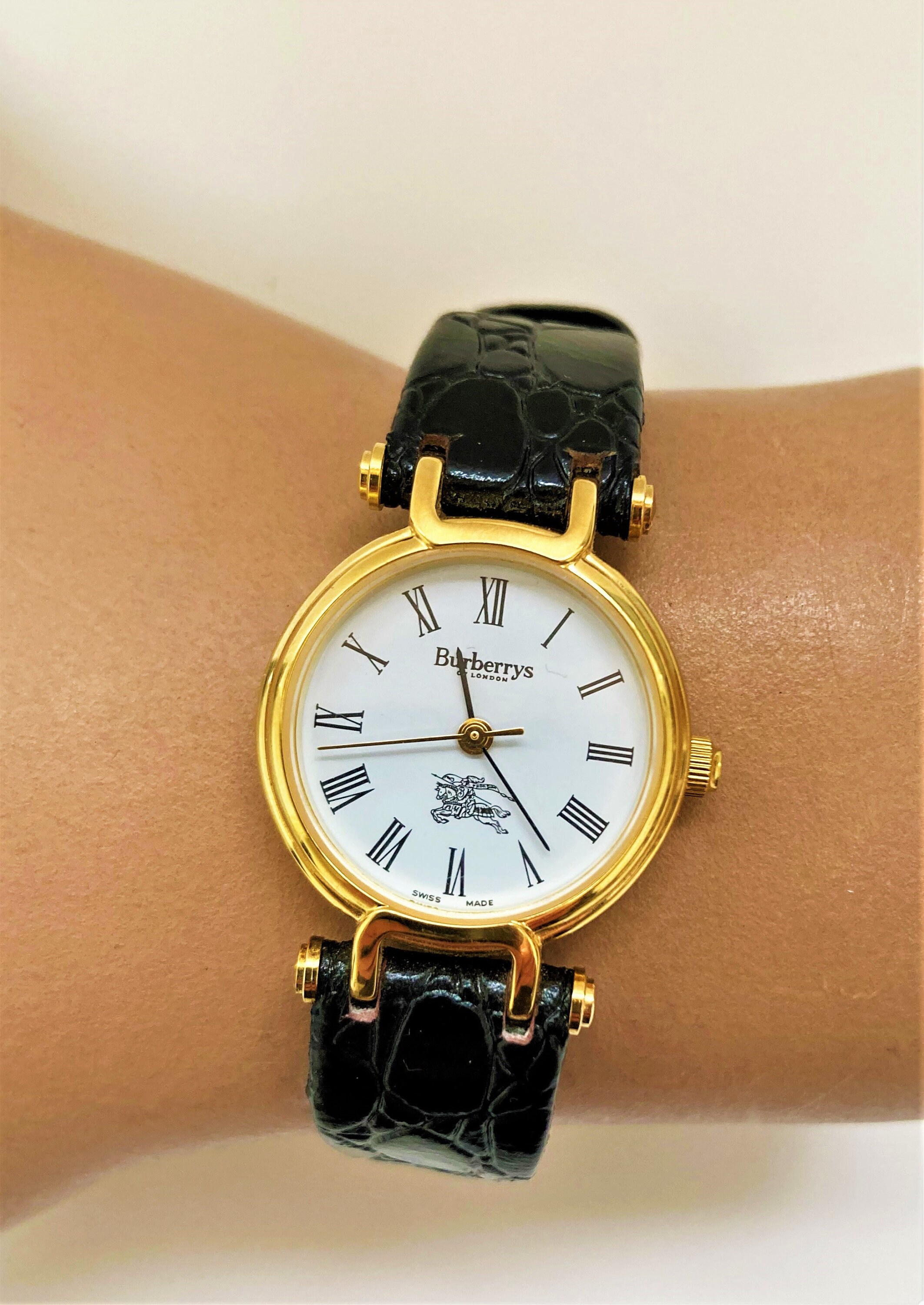 Vintage Burberrys London Ladies Watch - Model 3200 - Swiss Made - Quartz  Movement - Gold Plated - Superb Condition