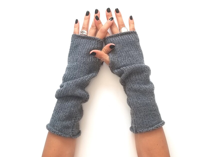 SET Gray Gloves & Hat Knitted long arm warmers Christmas gift for her Fall fashion gloves Fingerless gloves mittens Winter fashion image 7