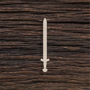 Puede incluir: Una silueta de espada de madera blanca sobre un fondo de madera marrón oscuro.