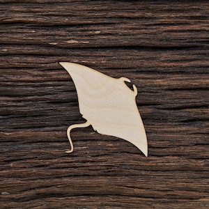 Wooden Sting Ray Shape for Crafts and Decoration - Laser Cut - Sting Ray Charm - Wooden Animal - Sting Ray Brooch