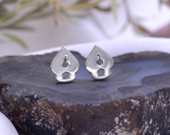 Boucles d'oreilles coeur cadenas en argent sterling, Puces d'oreilles coeur, Boucles d'oreilles cadenas, Boucles d'oreilles délicates, Boucles d'oreilles cartilage, Puces d'oreilles en argent sterling