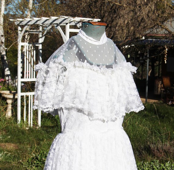 Vintage Lace Bridal Gown