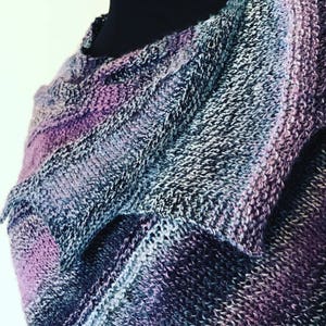 Breipatroon met verkorte rijen, een ombré-verloop en suggesties voor gemêleerd garen, inclusief video-tutorial.