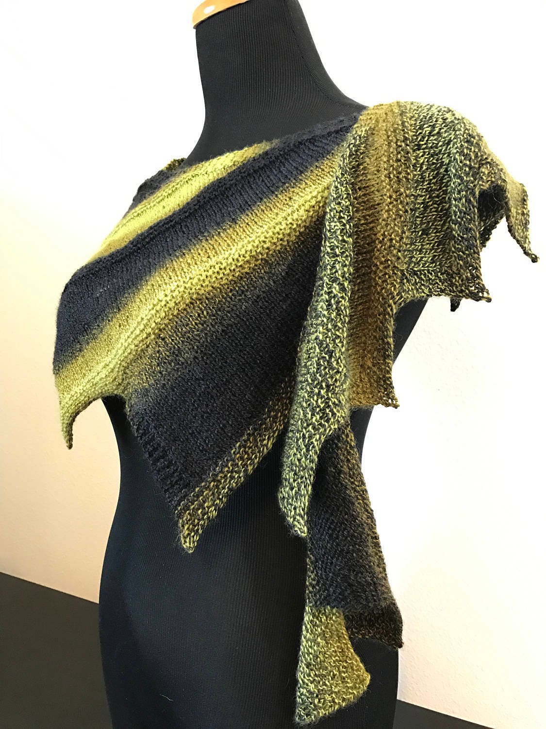 Short Row Knitting PATTERN Featuring Ombre Gradient and Variegated Yarn ...