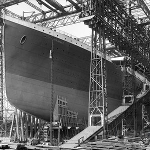 1911 Titanic Under Construction Poster Print