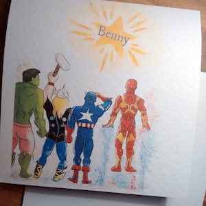 Feito à mão e em casa. Heróis em homenagem a Benny. Nome personalizado em forma de estrela (ou sem personalização).