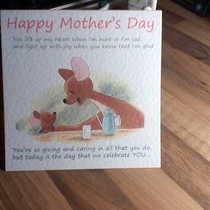 Tarjeta del Día de la Madre hecha a mano con Winnie the Pooh, canguro y canguro - Palabras bonitas