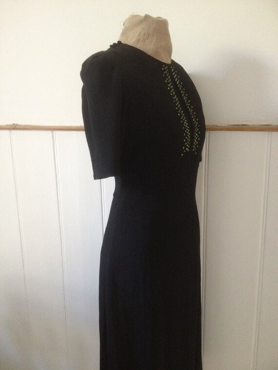 Vintage 1940s late 1930s black crepe and green di… - image 6
