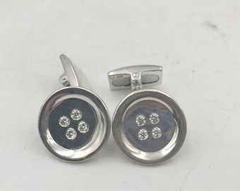 Hoxton Sterling Silver Pair of Button-Shaped Cufflinks with Pseudo Diamonds