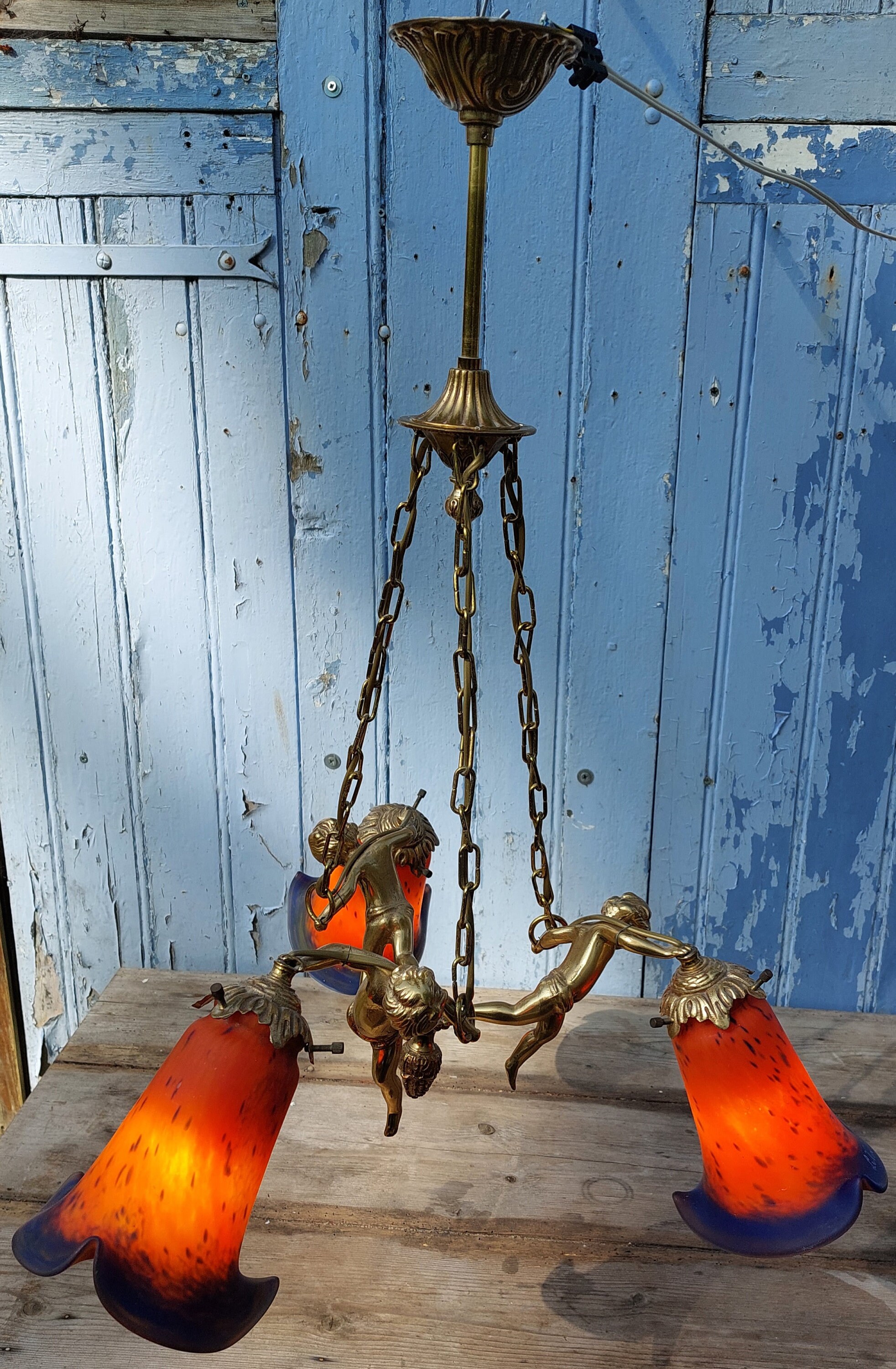 Chandelier 3 putti cherubs in bronze