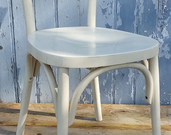 Chaise bistrot en bois blanc