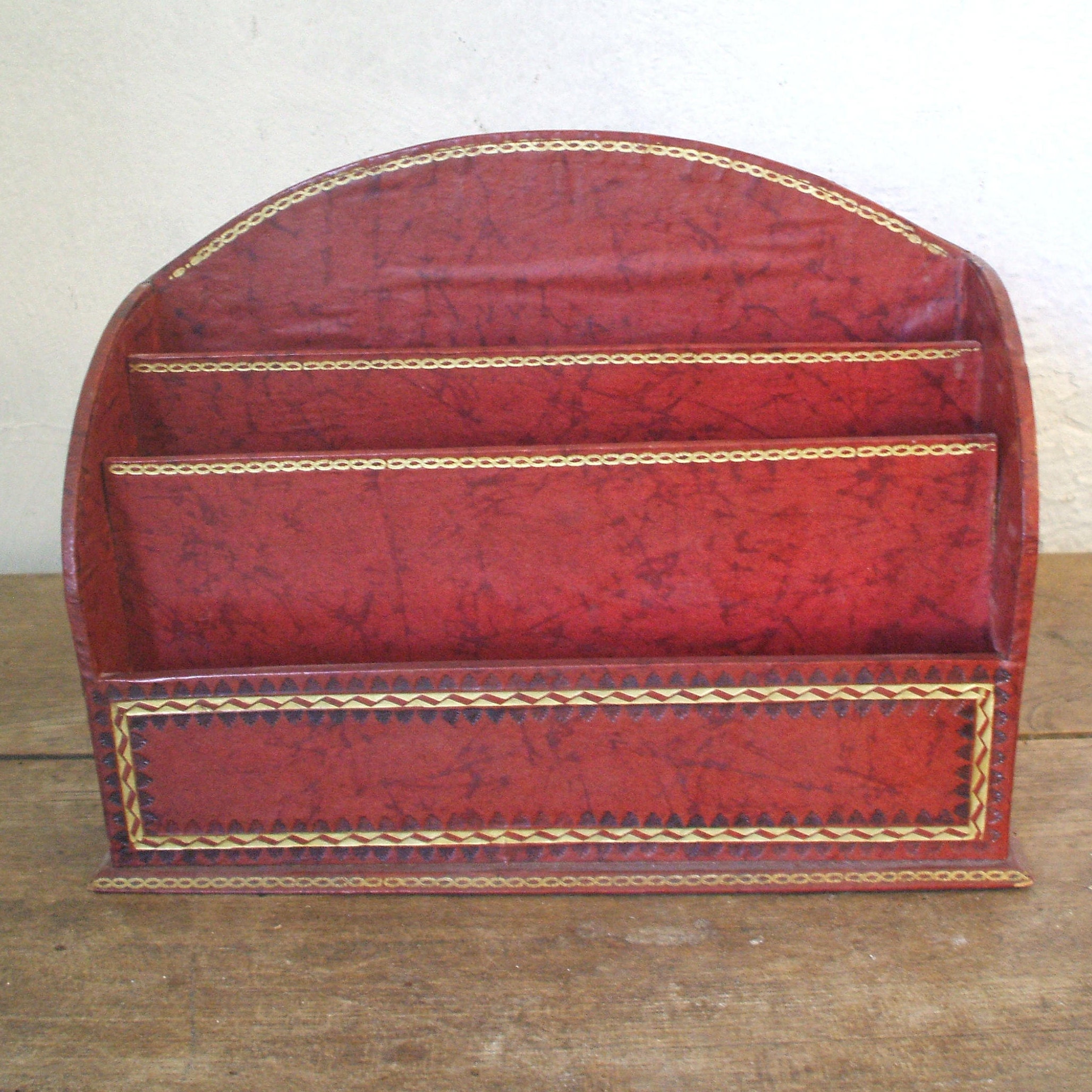 Range Courriers, Rouge, Vintage