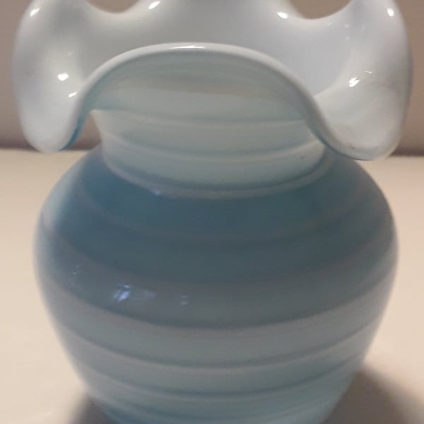 vase en verre souffle bleu et blanc