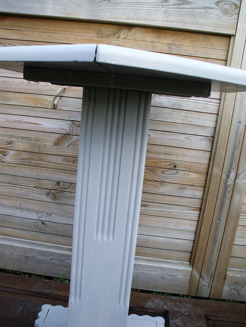 Art deco side table