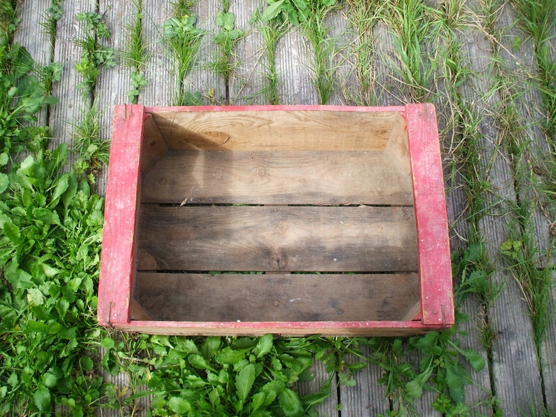 Old wooden box Eugène Marill image 3