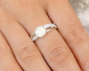 Sterling Silver Breastmilk Infinity Ring, Memorial, Remains, Urn, Pet Ashes, Gift Keepsake Jewellery Solitaire Loving Memory Gift Cremains