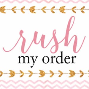 Puede incluir: Texto rosa sobre fondo blanco con detalles dorados que dice "rush my order".