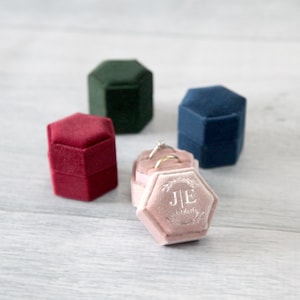 Personalisierte Samt Doppel Trauring Box Andenken Ringkissen Ring box Mr Mrs Vorschlag Rustikale Schmuck box bedruckt Blau Blush Rose Gold Bild 1