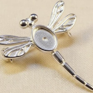 Brosch i sterlingsilver med trollslända, minnesmärke, kvarlevor, urna, aska av djur, presentsmycken, presentkreatur, nålmärke