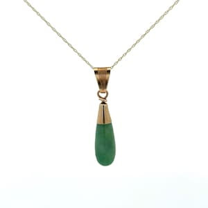 Vintage Jade Pendant In 18K Yellow Gold