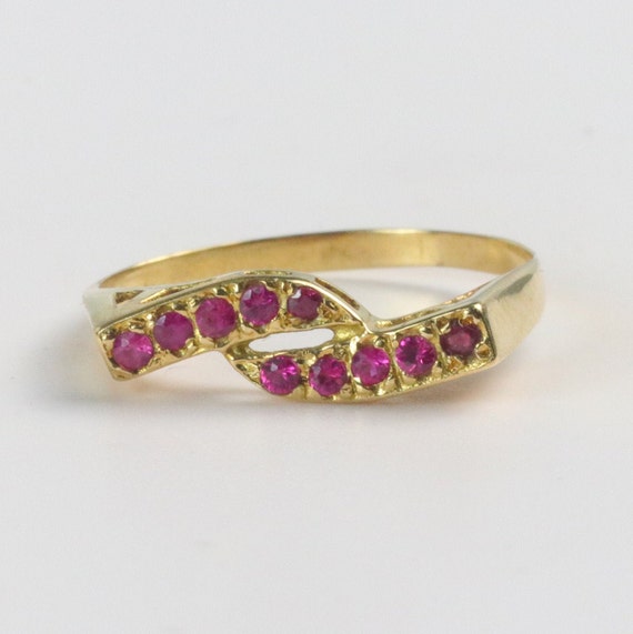 Antique 18k Yellow Gold Bypass Pink Sapphire Ring