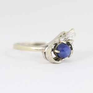 Vintage Blue Star Sapphire Ring In 14K White Gold