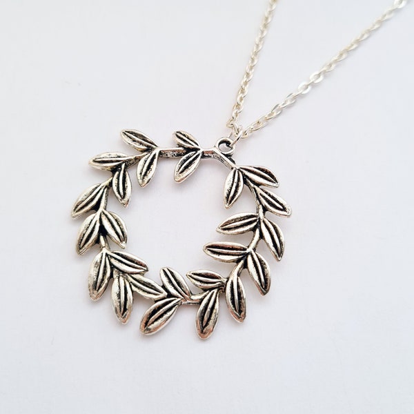 Laurel Wreath Necklace