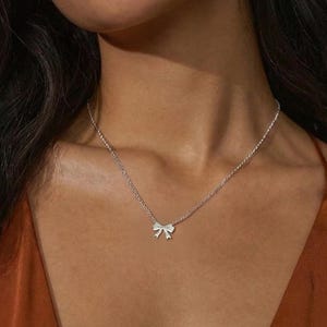 Collar de lazo femenino · Collar de lazo grabado · Regalo para ella