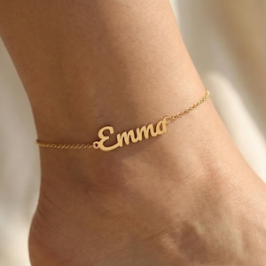 Delicata cavigliera con nome in corsivo · Cavigliera con nome personalizzato · Cavigliera da donna · Catena in oro 14k
