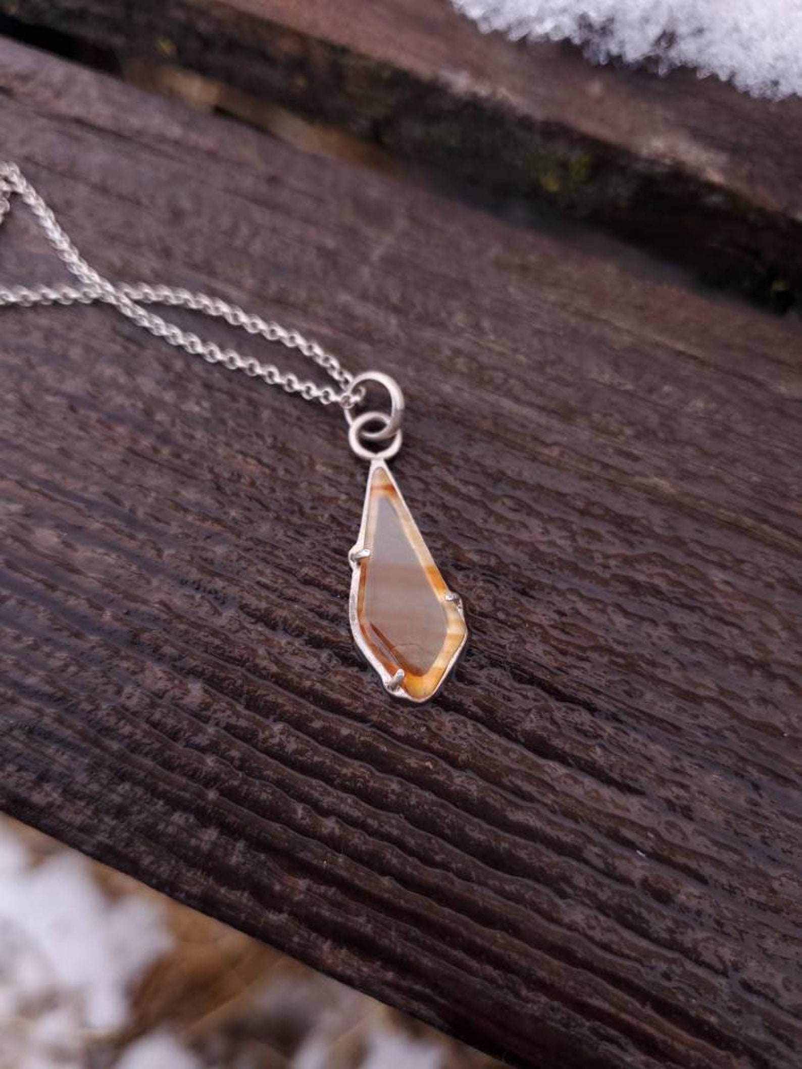 Pendentif En Agate Du Montana Fait Main - Pierre Cabochon Multicolore - Monture Argentée